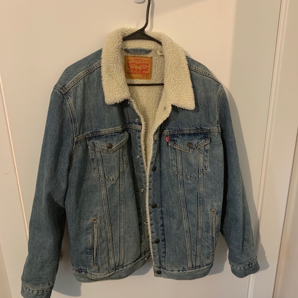 Levi’s sherpa jacket NWOT